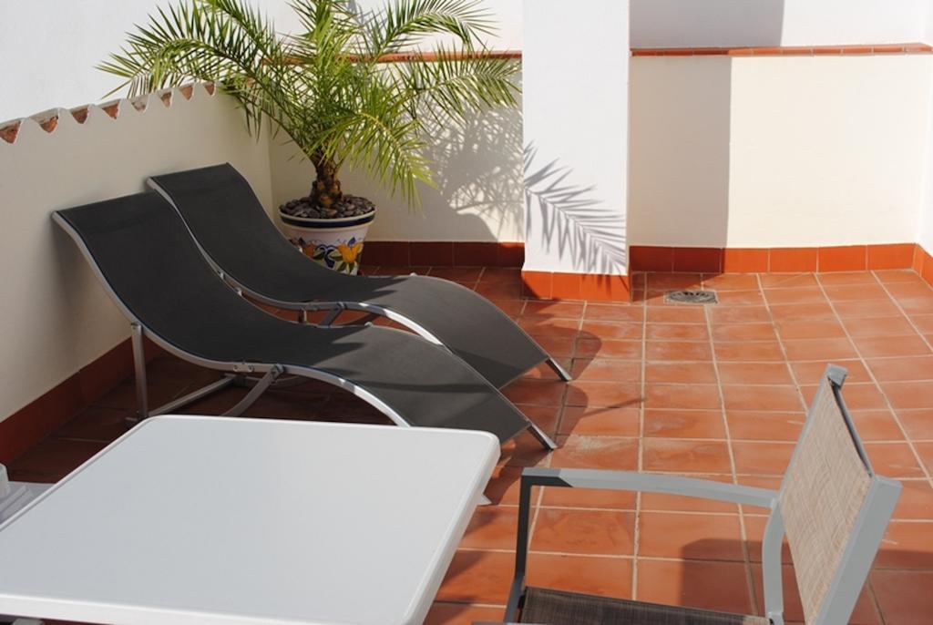 Hotel Maria Cristina La Cala Del Moral ภายนอก รูปภาพ