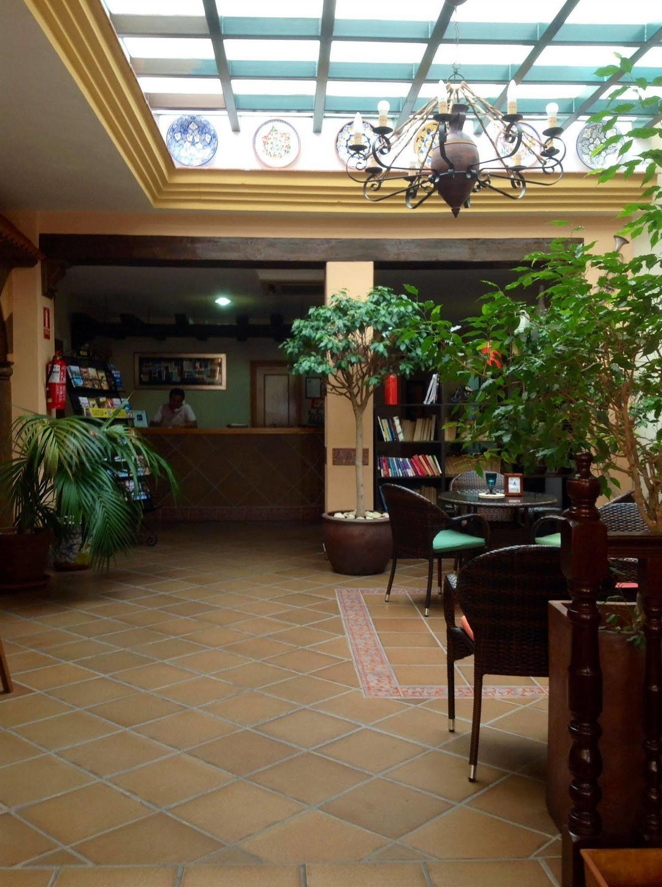 Hotel Maria Cristina La Cala Del Moral ภายนอก รูปภาพ